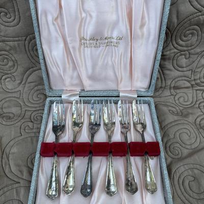 Priestly & Moore Ltd. - Sheffield England 6 Pc. Pastry Fork Setting
