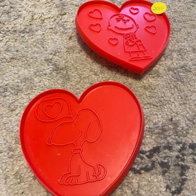 Snoopy & Charlie Brown plastic cookie cutters