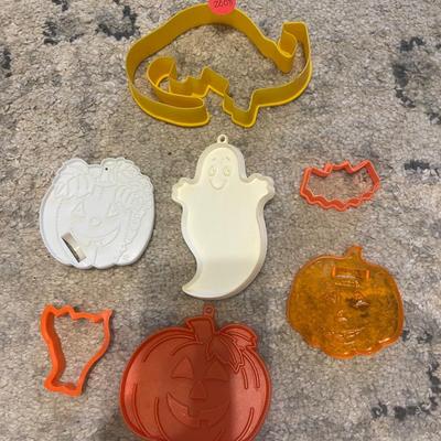 Dino & ghost plastic cookie cutters