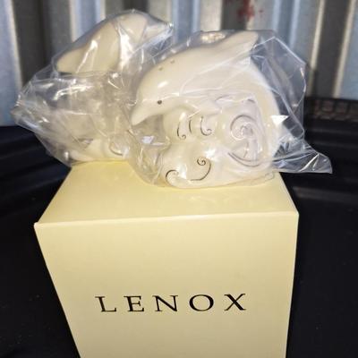 NIB Lenox Dolphin Salt& Pepper