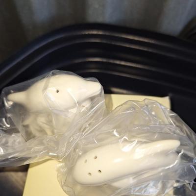 NIB Lenox Dolphin Salt& Pepper
