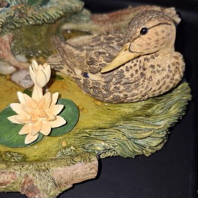 "Watchful Gaze" lenox duck figurine with base)