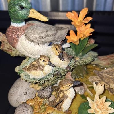 "Watchful Gaze" lenox duck figurine with base)