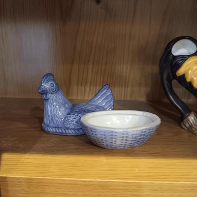 CERAMIC HEN ON NEST, SALT/PEPPER SHAKERS AND A ROOSTER CREAMER