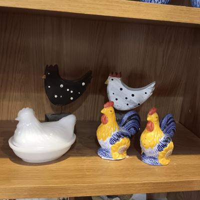 MILK GLASS HEN ON NEST, 2 WOODEN ROOSTERS AND SALT/PEPPER SHAKERS