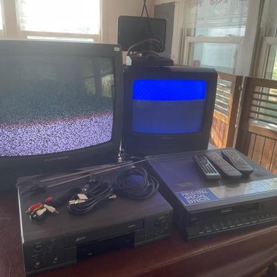 2 tv’s & 2 vcr players