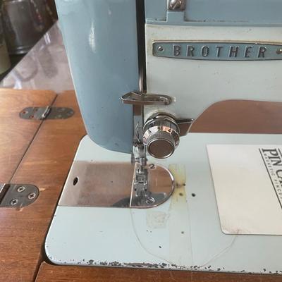 Brother sewing machine & cabinet