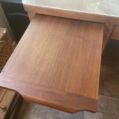 Nice sturdy desk