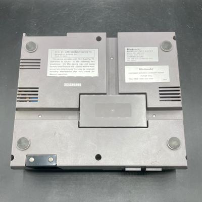 Vintage NES Nintendo Entertainment System Original 1985 Console old school gaming