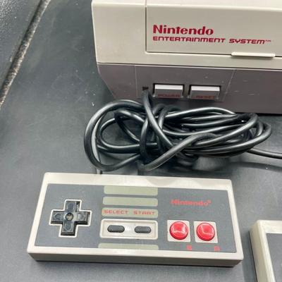 Vintage NES Nintendo Entertainment System Original 1985 Console old school gaming