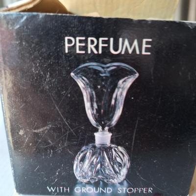 Clear Glasss Perfume w/ Ground Stopper