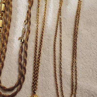NICE VARIETY OF GOLD TONE SARAH COVENTRY NECKLACES