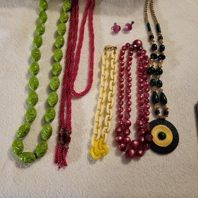 COLORFUL COSTUME JEWELRY