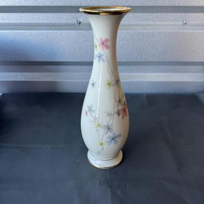 Sale Photo Thumbnail #247: This is for absolutely beautiful vase. It’s so pretty if it doesn’t sell I’m buying it. Love it. The measurements are on the pictures.