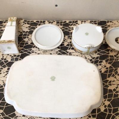 Nippon Dresser Set