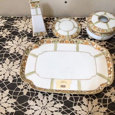 Nippon Dresser Set