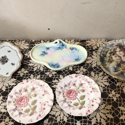 Collectible Plate and Tray Lot