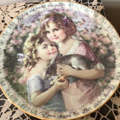 Collectible Plate and Tray Lot
