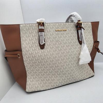 NEW Michael Kors Gilly Vanilla Large Travel Tote