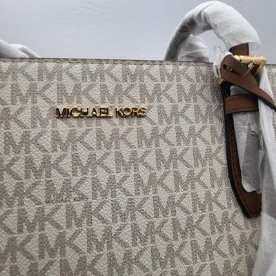 NEW Michael Kors Gilly Vanilla Large Travel Tote