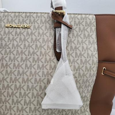 NEW Michael Kors Gilly Vanilla Large Travel Tote