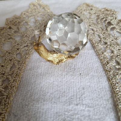 CROCHETED COLLAR PLUS A SWAROVSKI? SNAIL AND ELEPHANT ON CRYSTAL SPHERES