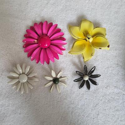 ENAMELED FLOWER BROOCHES