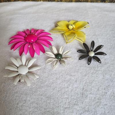 ENAMELED FLOWER BROOCHES
