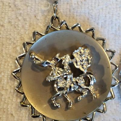 5 PENDANT NECKLACES