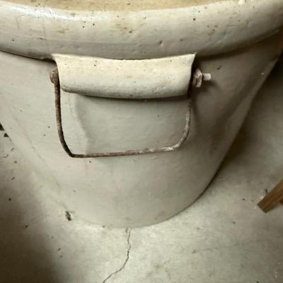 10 gallon Red Wing with handles