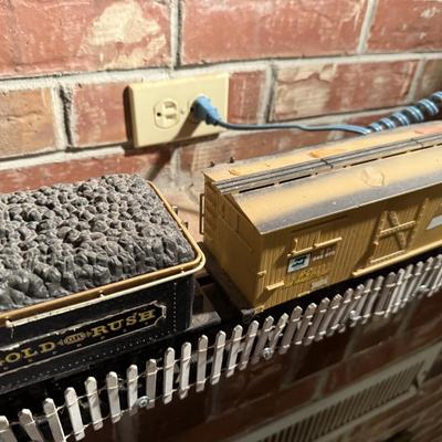 Train-4 cars on rail