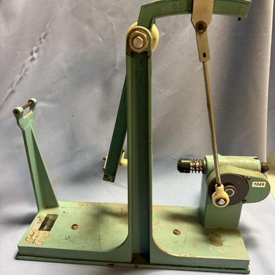 Bow maker