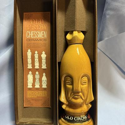 Old Crow-limited edition-chessmen-light pawn