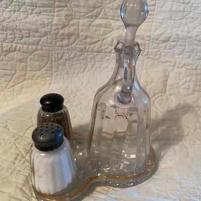 Vintage salt & pepper/cruet with tray