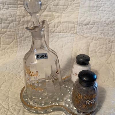 Vintage salt & pepper/cruet with tray