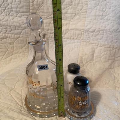 Vintage salt & pepper/cruet with tray