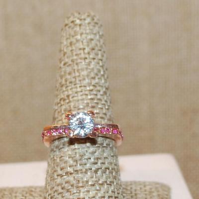 Size 8 Single Round Clear Main Stone Ring with Deep Pink Side Accents on a "Squared" Rose Gold Band (4.3g)