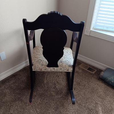 BEAUTIFUL ANTIQUE ROCKING CHAIR W/CARVED BACK