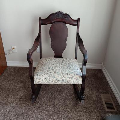 BEAUTIFUL ANTIQUE ROCKING CHAIR W/CARVED BACK