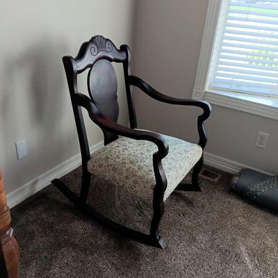 BEAUTIFUL ANTIQUE ROCKING CHAIR W/CARVED BACK