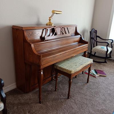 PRISTINE KAWAI PIANO W/ BENCH, SHEET MUSIC AND LAMP