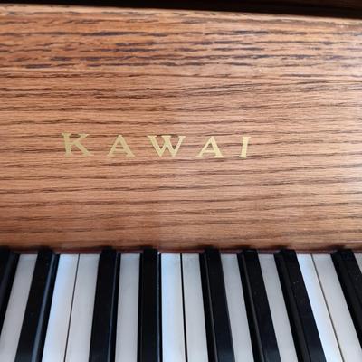 PRISTINE KAWAI PIANO W/ BENCH, SHEET MUSIC AND LAMP