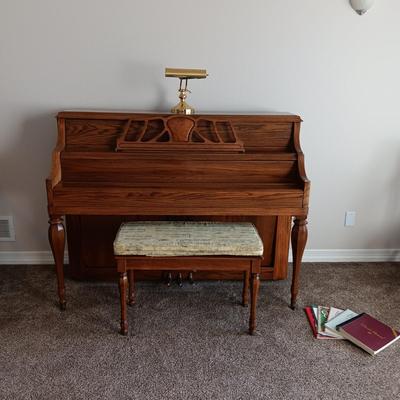 PRISTINE KAWAI PIANO W/ BENCH, SHEET MUSIC AND LAMP