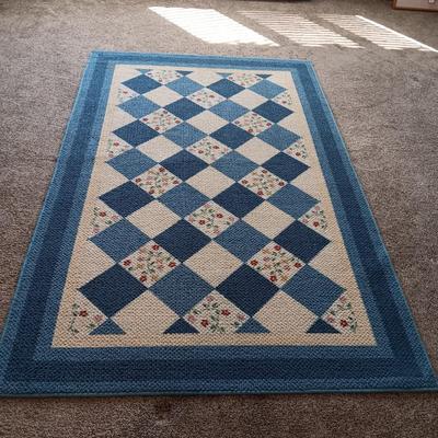 MOHAWK 60" X 96" AREA RUG