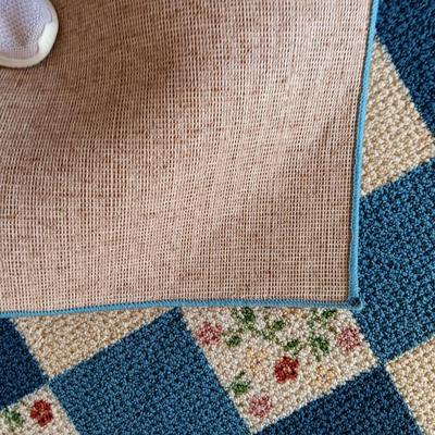 MOHAWK 60" X 96" AREA RUG