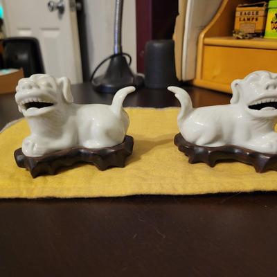 Vintage Set of Ceramic Asian Dogs