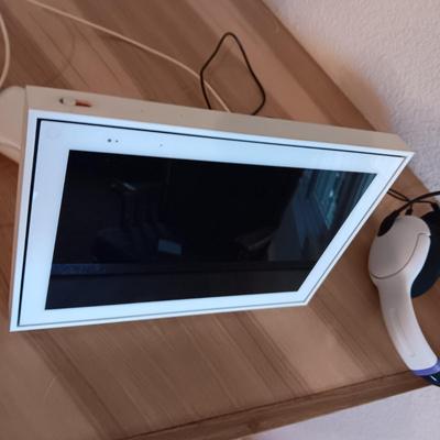 FACEBOOK PORTAL AND GAMING HEADPHONES