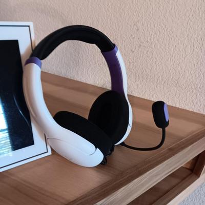 FACEBOOK PORTAL AND GAMING HEADPHONES