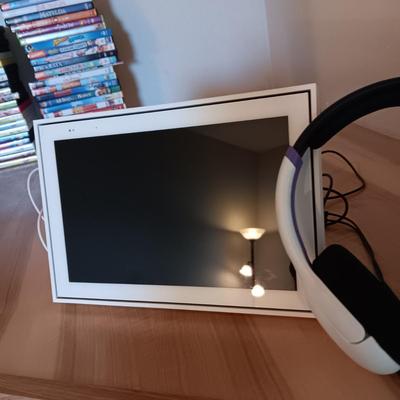 FACEBOOK PORTAL AND GAMING HEADPHONES
