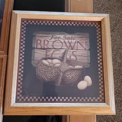 HEN'S/CHICKEN'S FRAMED WALL DECOR